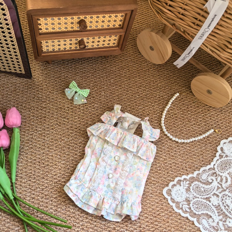 Pastelkleurige bloemenprint hu - Lace Trim Cami recensie en prijs