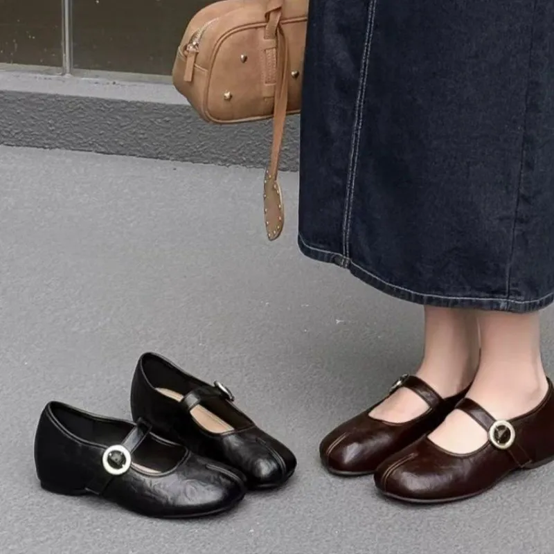 Retro zwarte platte Mary Janes - Women Fashion Online recensie en prijs
